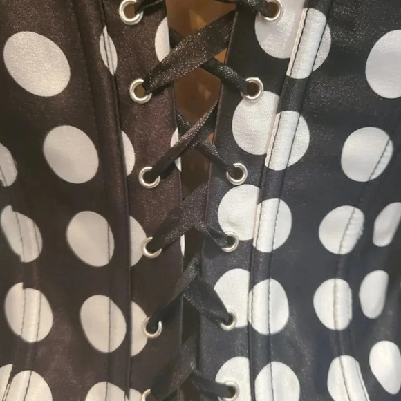 Black with White Polka Dot Corset - Picture 7 of 8